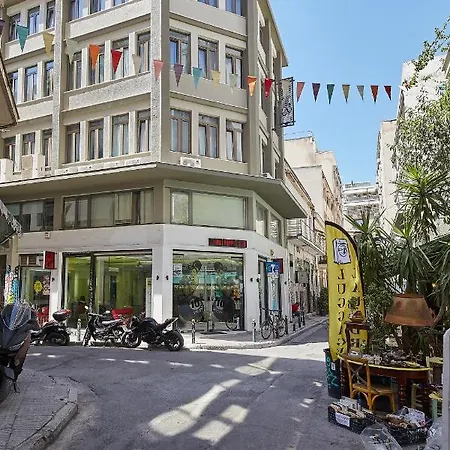 Explore From An Uber-central Studio! Apartment