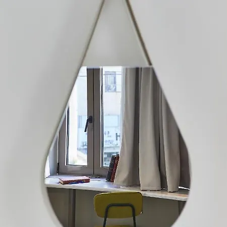 Explore From An Uber-central Studio! *